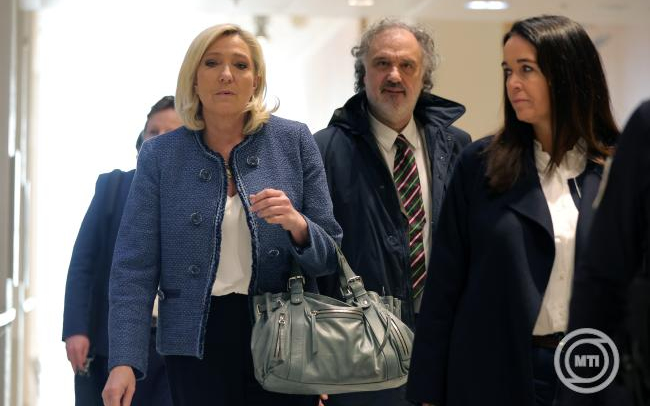 Marine Le Pent börtönbüntetésre ítélték, és nem indulhat a következő elnökválasztáson