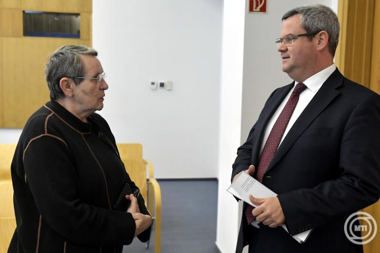 Takács Péter: elkészült a nemzeti népegészségügyi stratégia